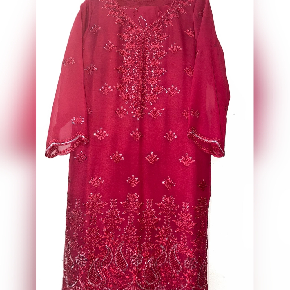Desi Clothes. Pakistani/Indian Clothes